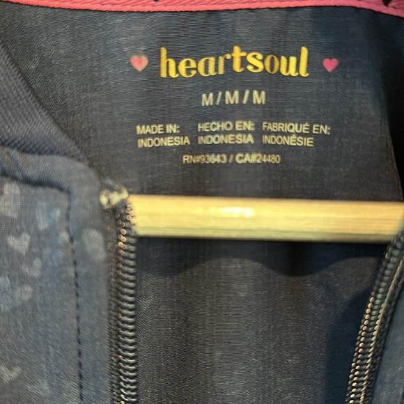 3 piece Heart soul scrub set. Women’s size medium petite - Picture 4 of 6